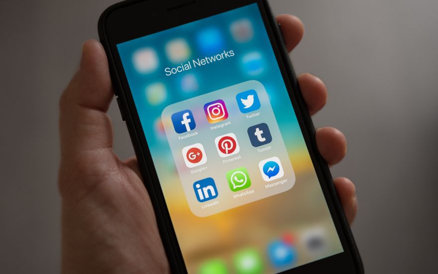 Hoe bepaal ik na mijn overlijden wat er gebeurt met mijn digitale profielen?