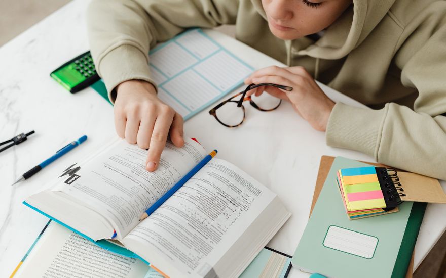 Hoe kan ik mijn (klein)kind financieel ondersteunen bij de studie?